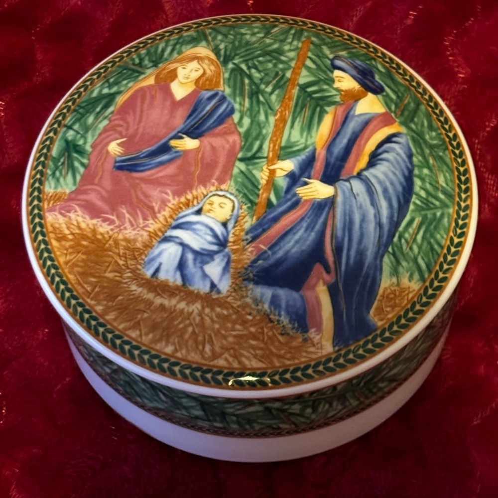 Holy Family Trinket Box by Mikasa